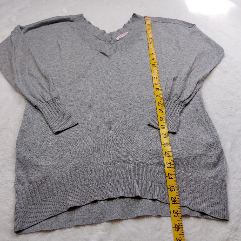 Victoria's Secret Gray Stretch V Neck Long Sleeve Sweater w/Pockets Size XS - Picture 3 of 10